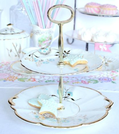 cake stand